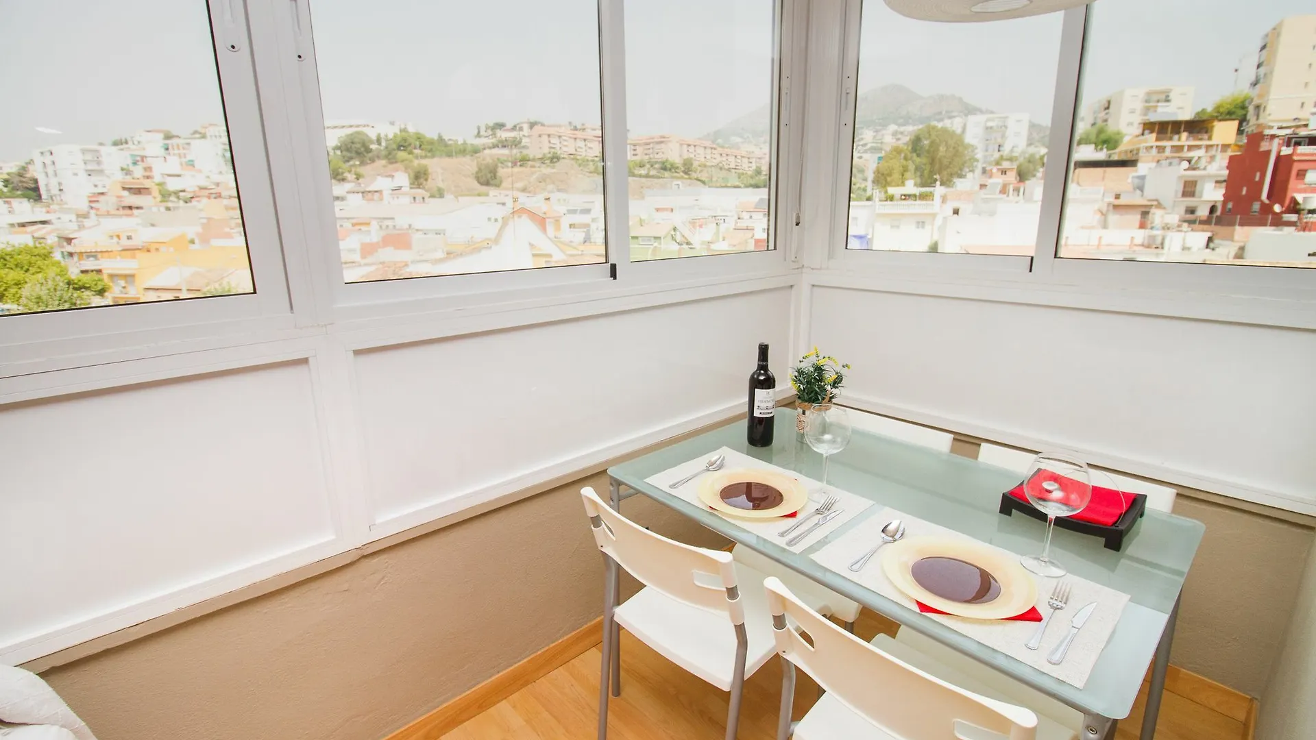 Adorable Studio In Málaga Apartman